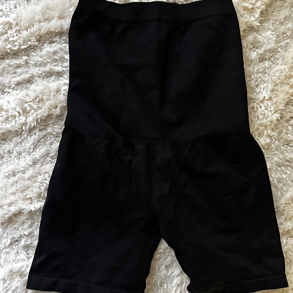 Blanqi Everyday Postpartum Belly Support Short - Picture 4 of 5